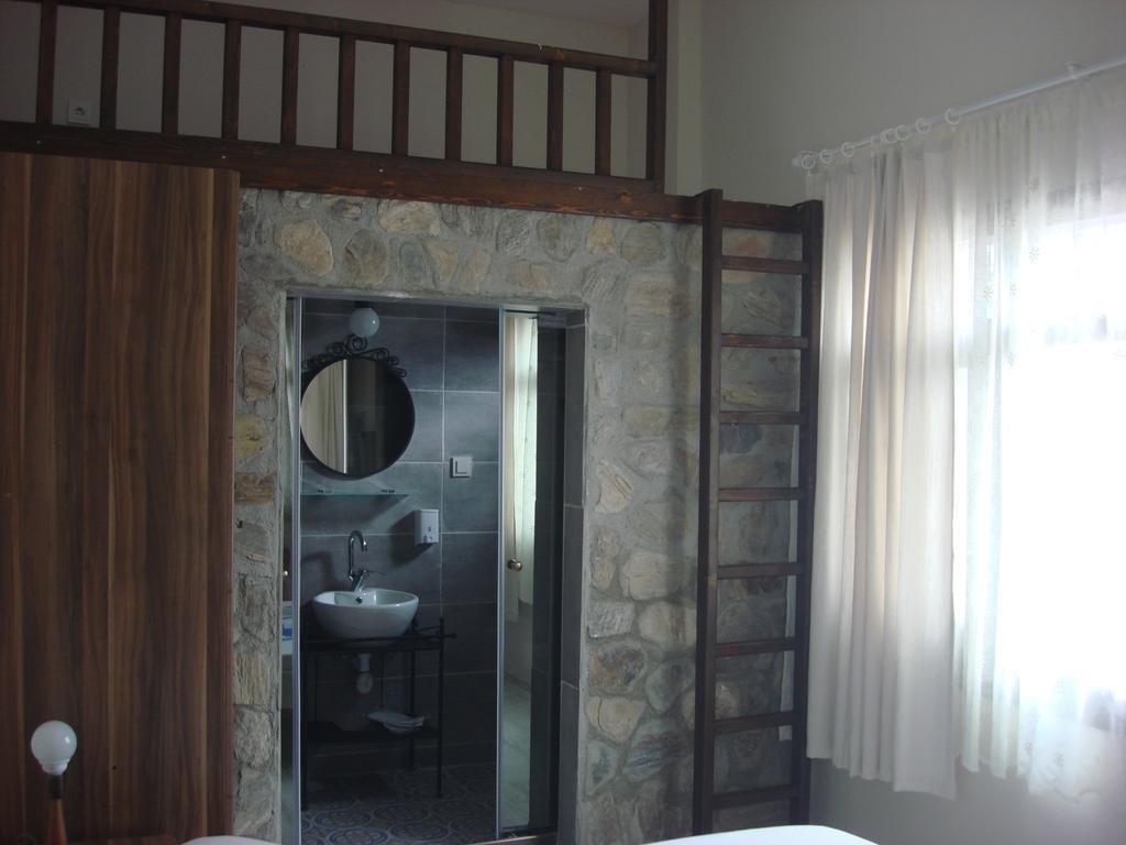 Second Spring Cesme Quarto foto